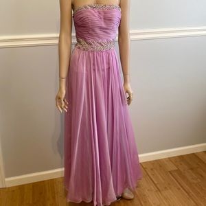 La Femme lavender beaded prom gown size 00